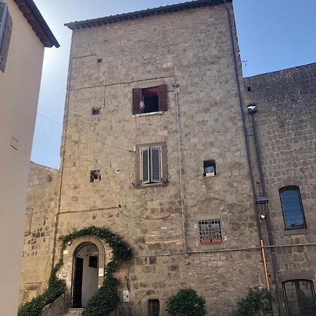 Torre Degli Alessandri Viterbo Esterno foto
