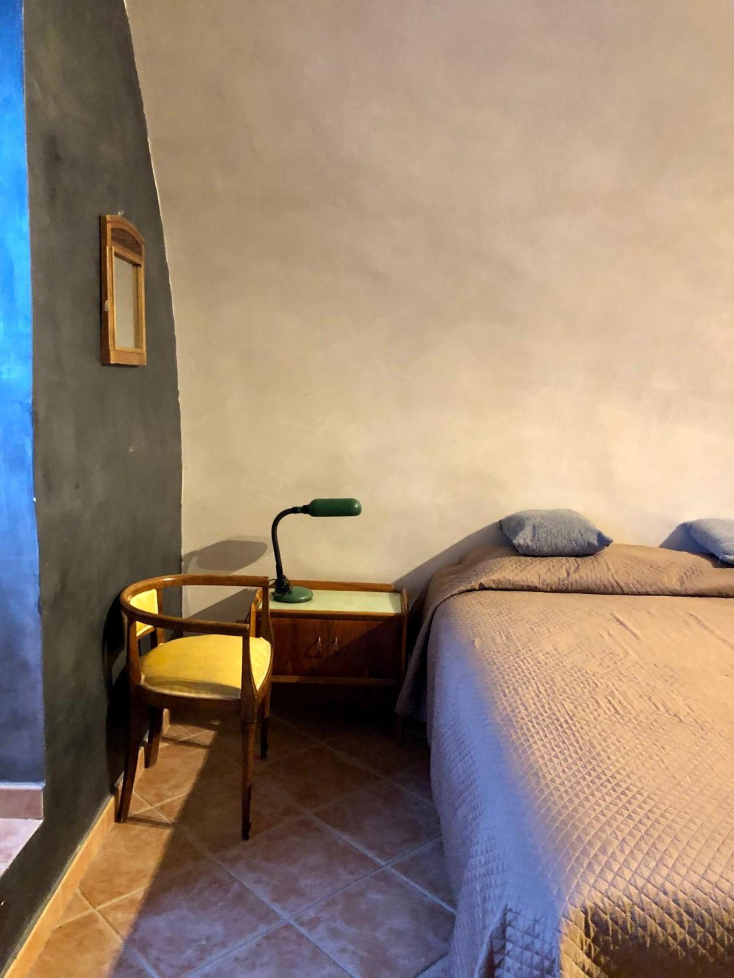 Torre Degli Alessandri Viterbo Esterno foto