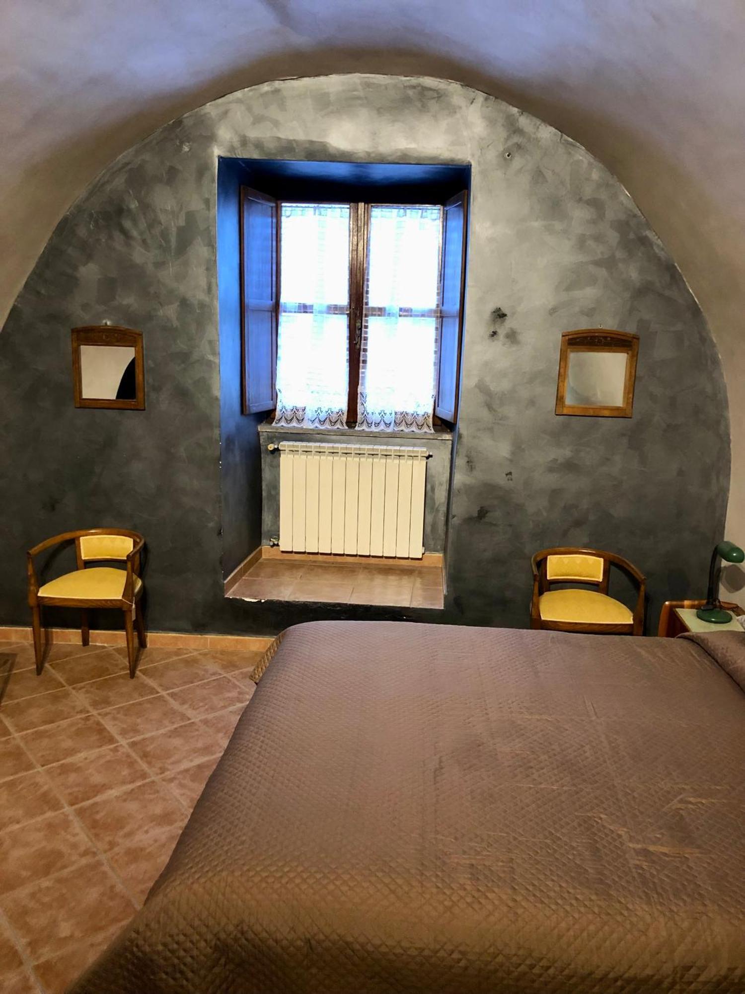Torre Degli Alessandri Viterbo Esterno foto