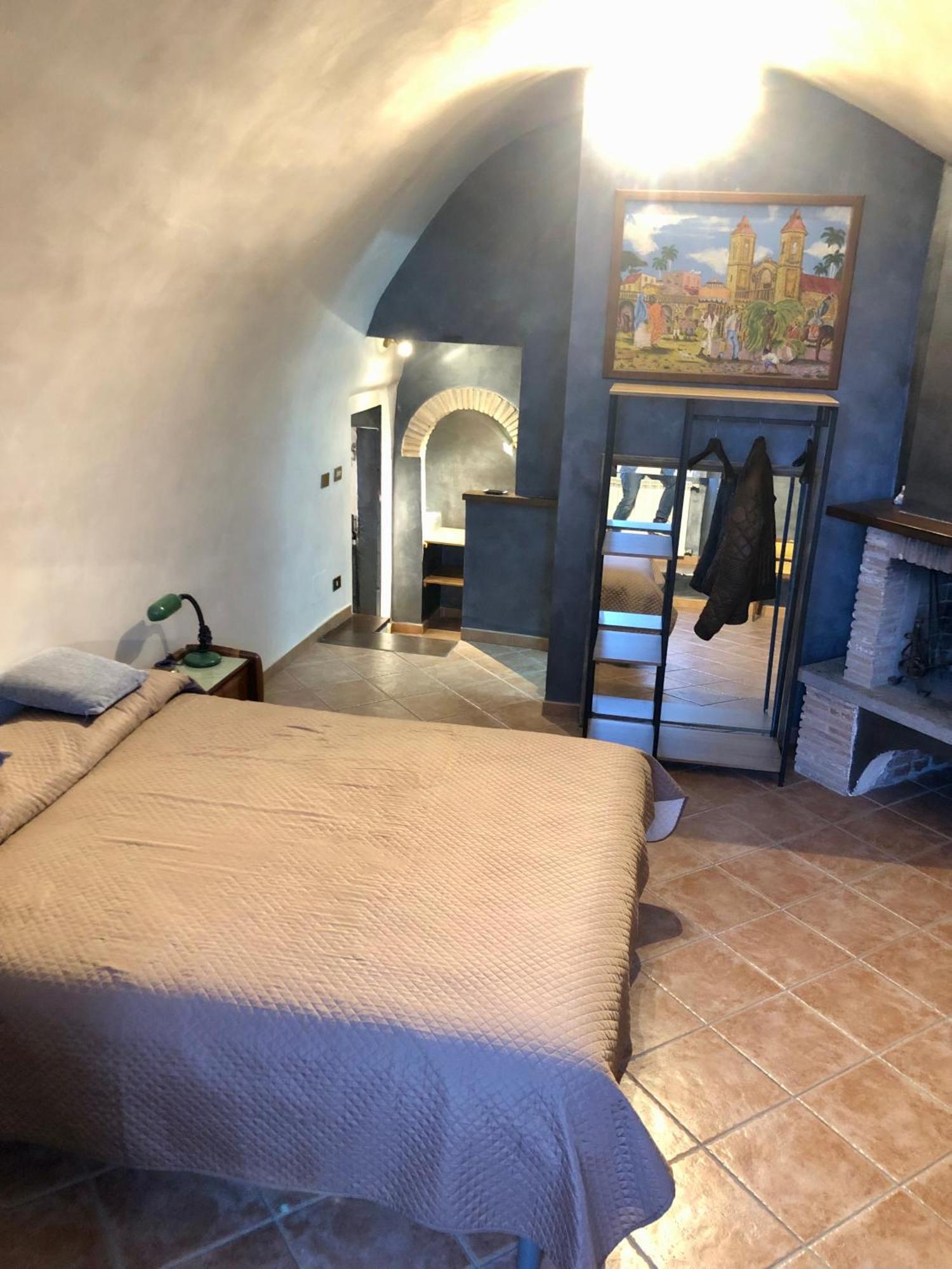 Torre Degli Alessandri Viterbo Esterno foto