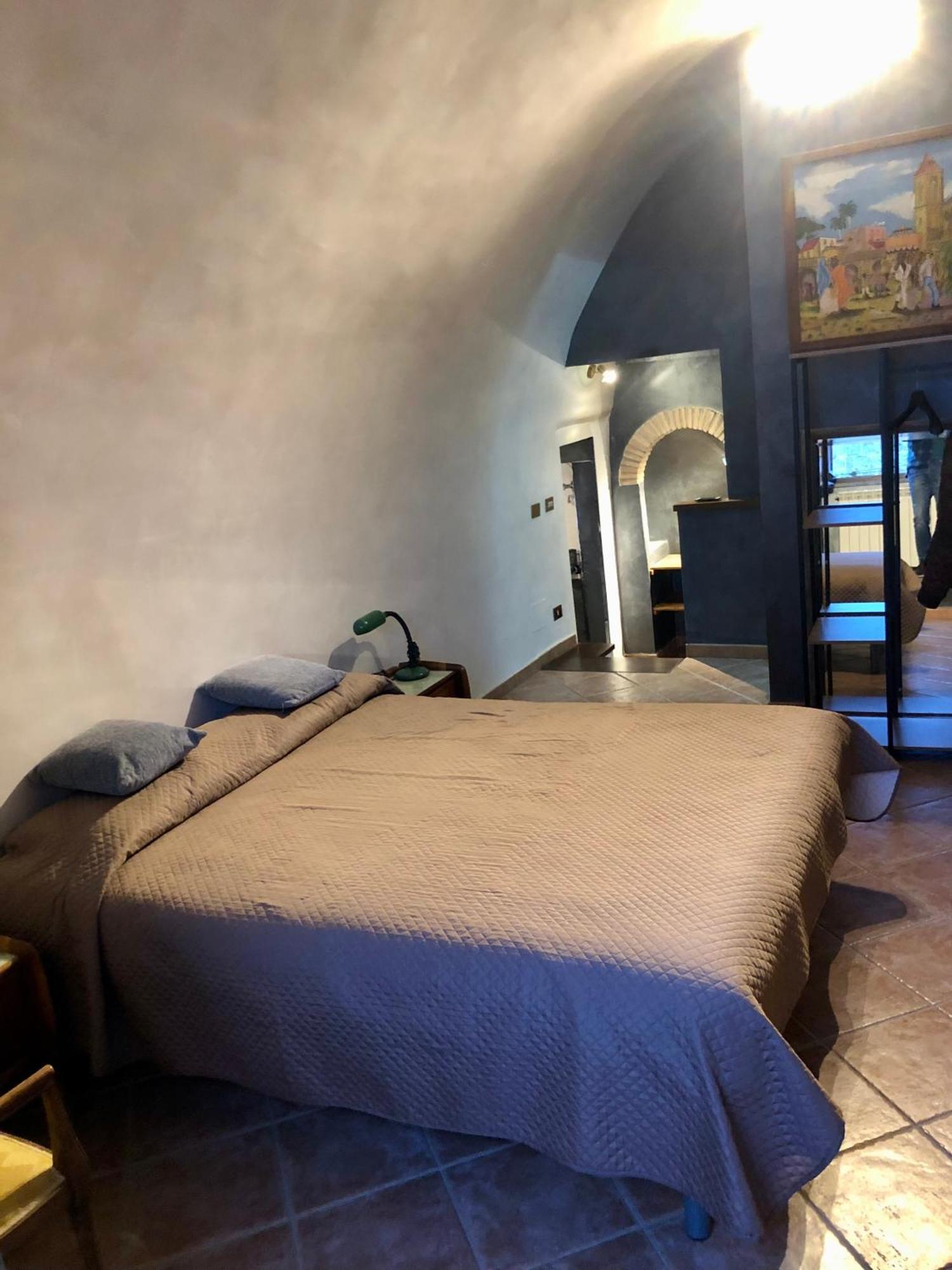 Torre Degli Alessandri Viterbo Esterno foto